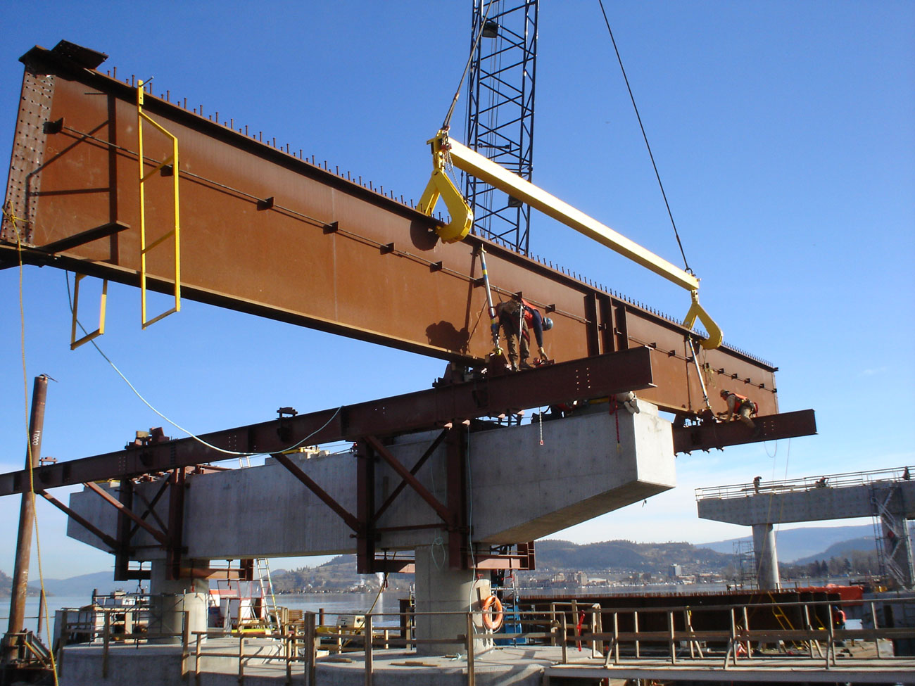 Steel fabrication of bridge structure by Rapid-Span