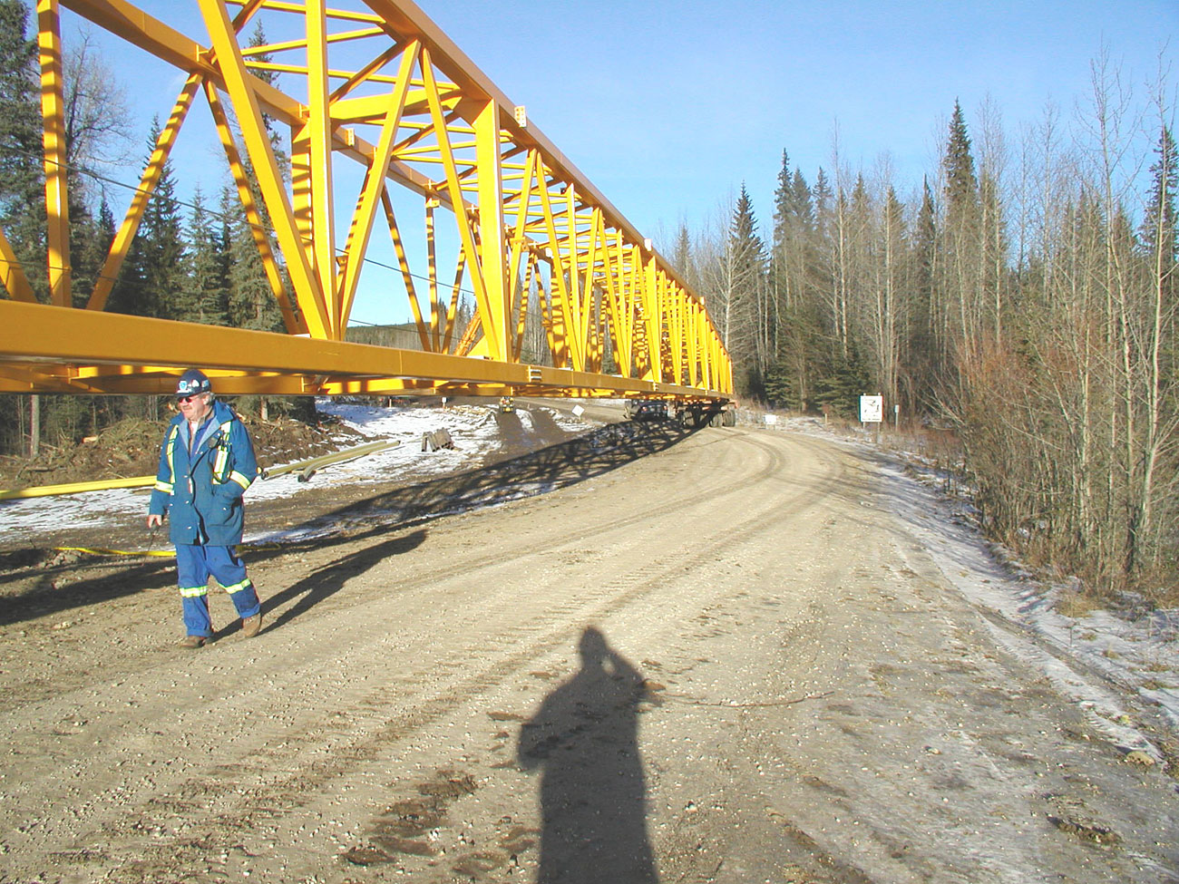 Steel fabrication and transport of aerial pipeline bridge