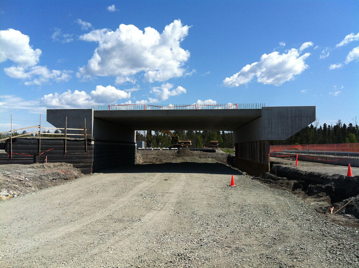 precast concrete components for highway bridge construction